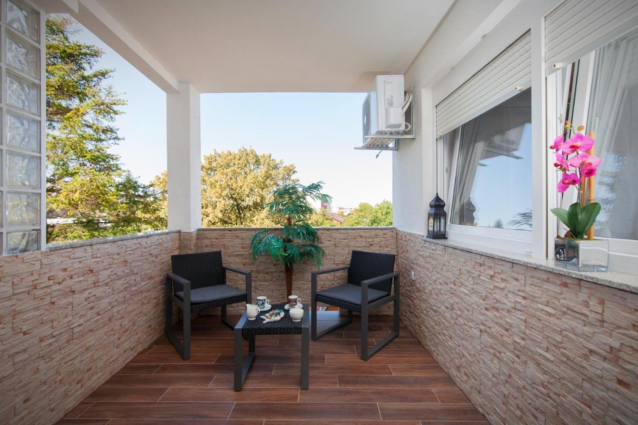 Apartman Aurelius - Private Parking Eszék Kültér fotó